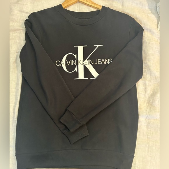 Calvin Klein Sweaters - CALVIN KLEIN SWEATSHIRT XS